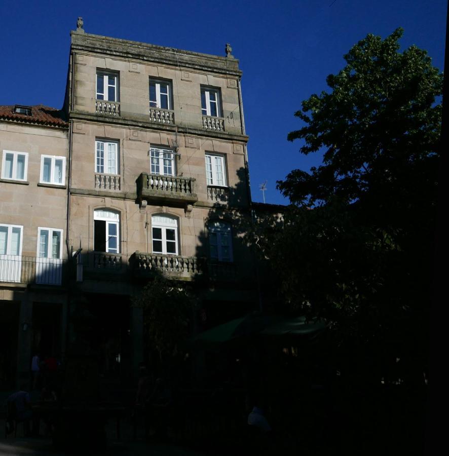 Excelentes Vistas En La Plaza De La Verdura Pontevedra Bagian luar foto